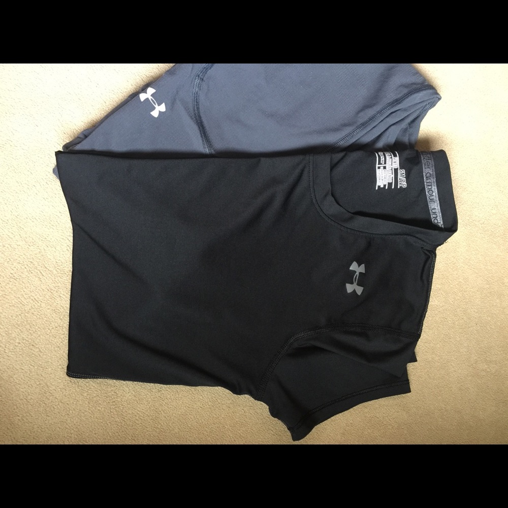 UA fitted athletic shirt and UA grey leggings